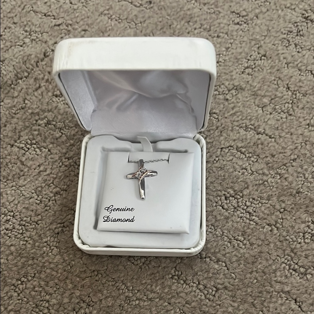 Modern Silver Cross Pendant Necklace